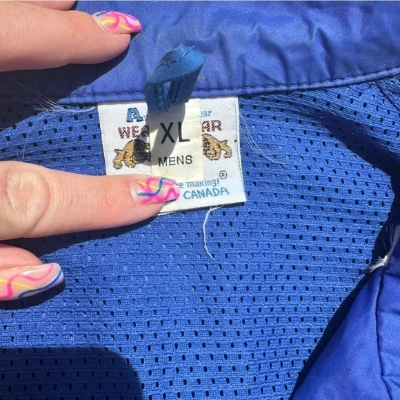 Tim Hortons wind breaker XL vintage - Picture 5 of 7